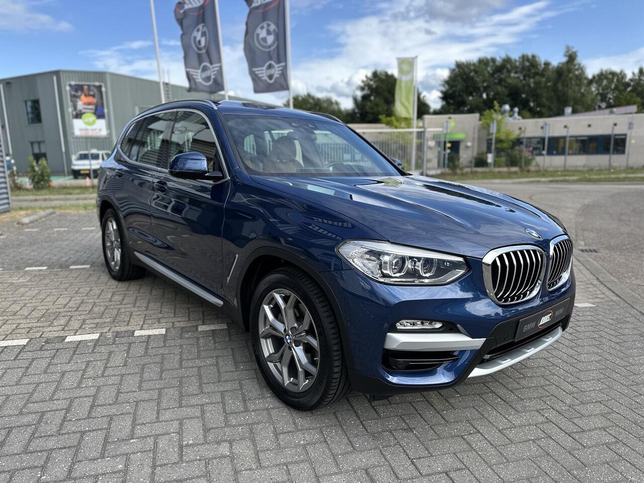 BMW X3 xDrive20i High Executive X-Line | Trekhaak | Panodak | Vol opties
