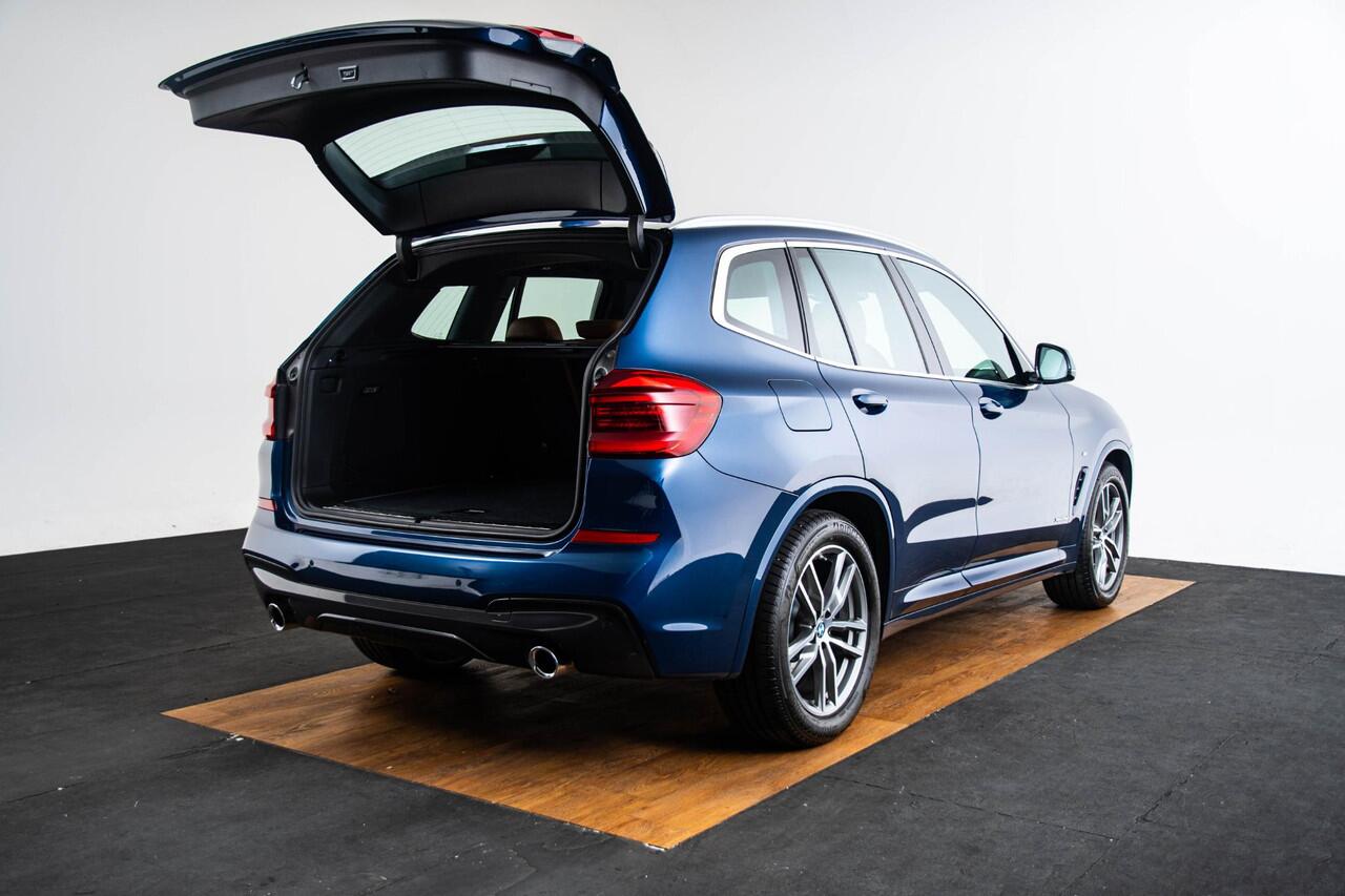 BMW X3 xDrive20d Launch Edition High Executive M Sport - Panoramadak - PDC Voor/Achter - Sportstoelen - Elektrisch verwarmde voorstoelen - Harman Kardon - Navigatiesysteem Professional - Ambiance verlichting -