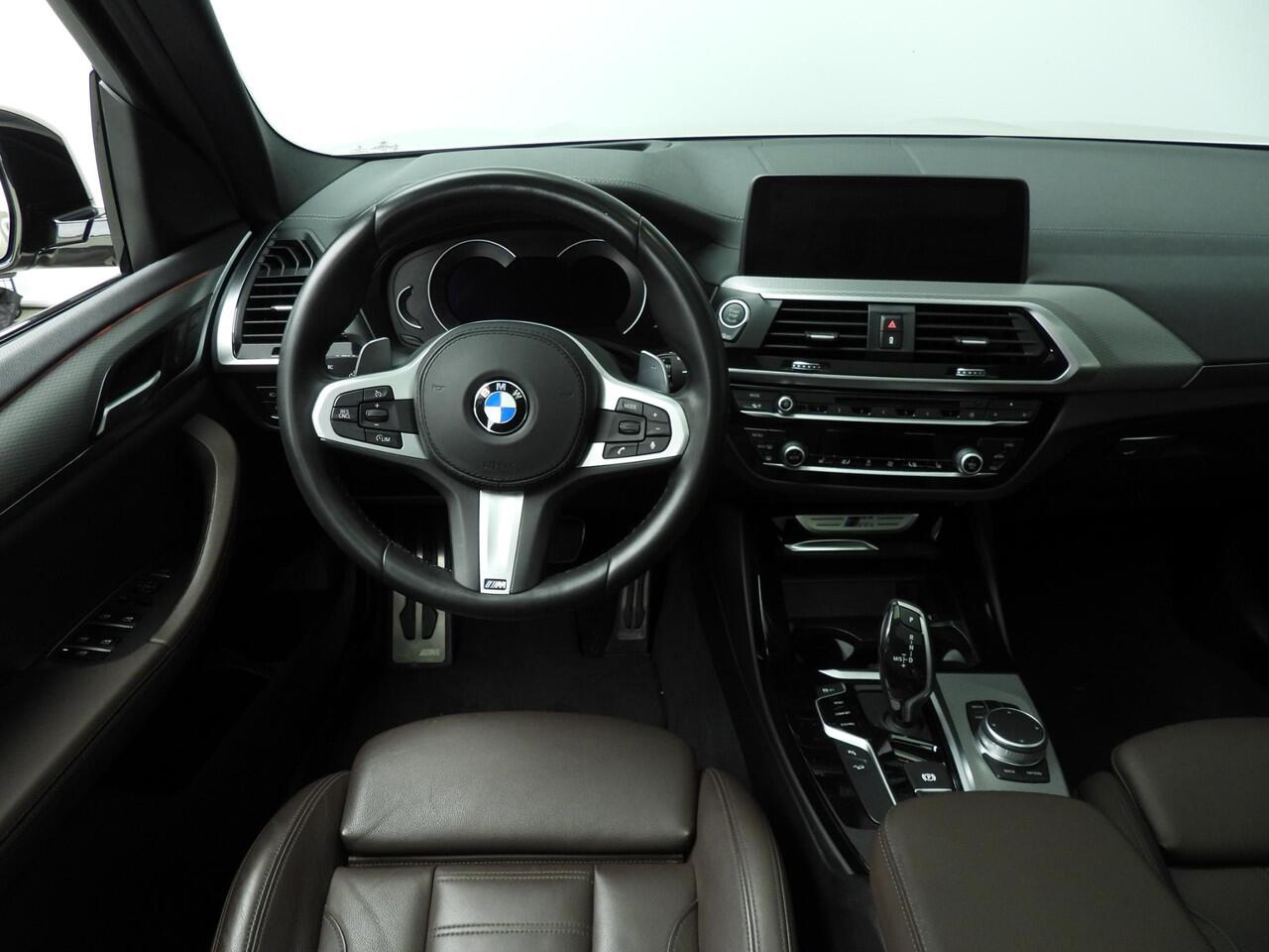 BMW X3 M40d xDrive | M-Sportpakket | LED | Leder | HUD | Schuifdak | Trekhaak | Elektr. zetels | Sportstoelen | DAB | Alu 20 inch