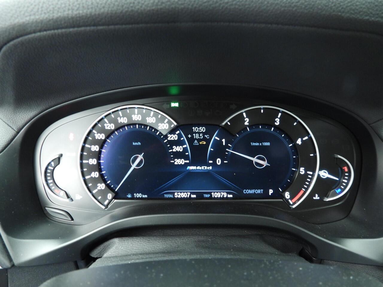 BMW X3 M40d xDrive | M-Sportpakket | LED | Leder | HUD | Schuifdak | Trekhaak | Elektr. zetels | Sportstoelen | DAB | Alu 20 inch