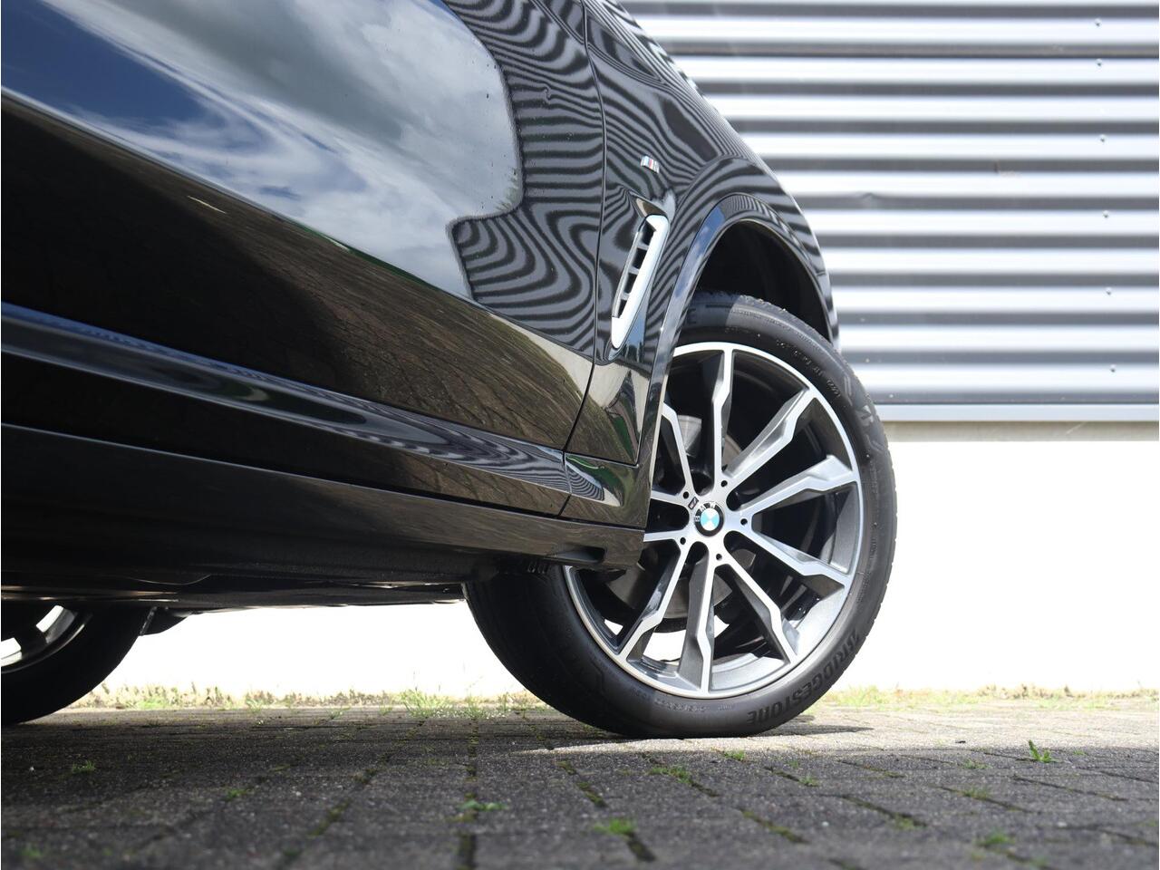 BMW X3 xDrive20i | High Executive | M Sportpakket | Trekhaak | Parking Pack | Audio Media Pack | Head-Up | Comfort Acces | Stuurwielverwarming | 20'' LMV