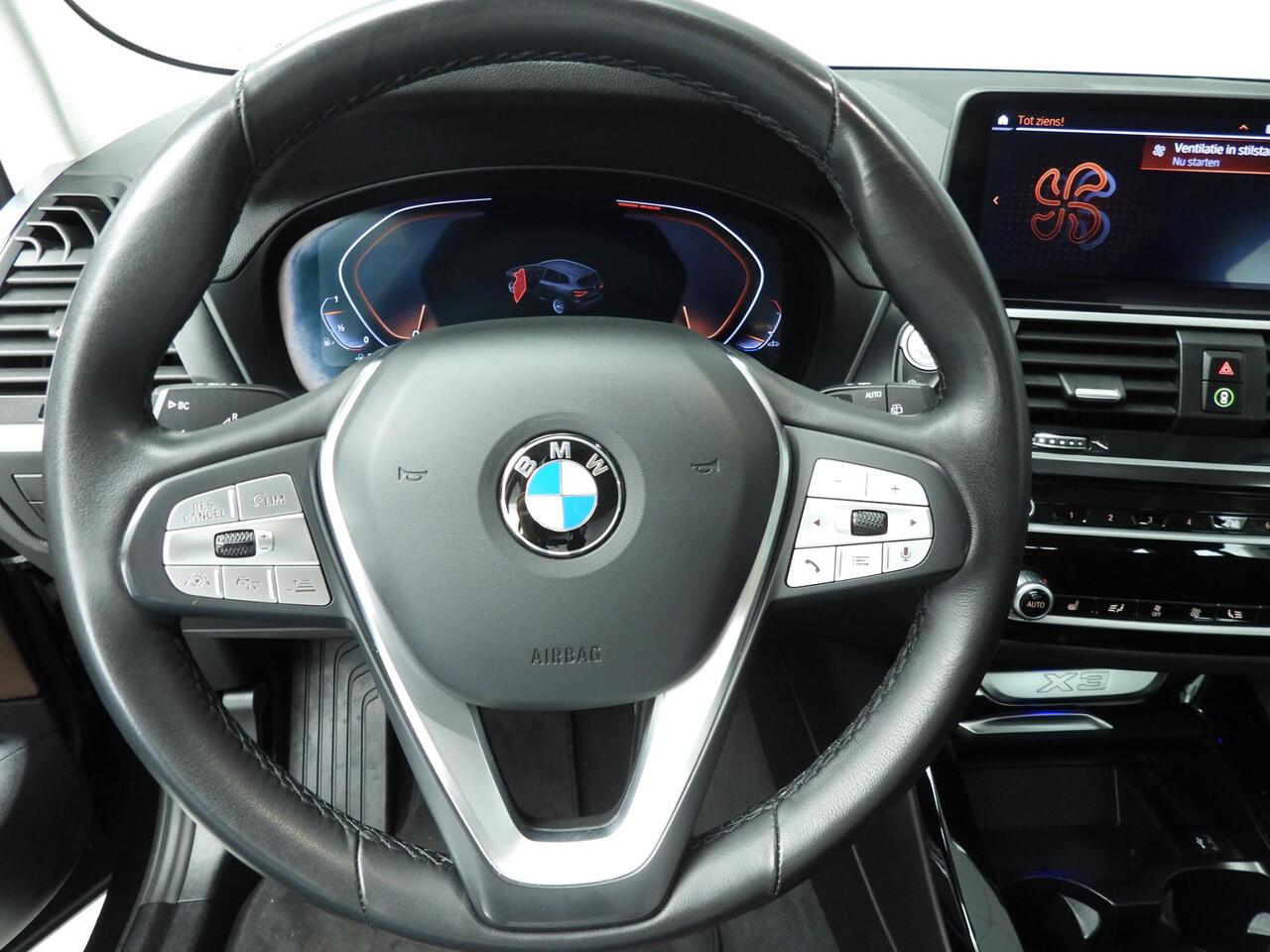 BMW X3 xDrive20i | LED | Leder | Navigatie | Active cruise | Sportstoelen | Chrome line | DAB | Harman-kardon sound | Alu 19 inch