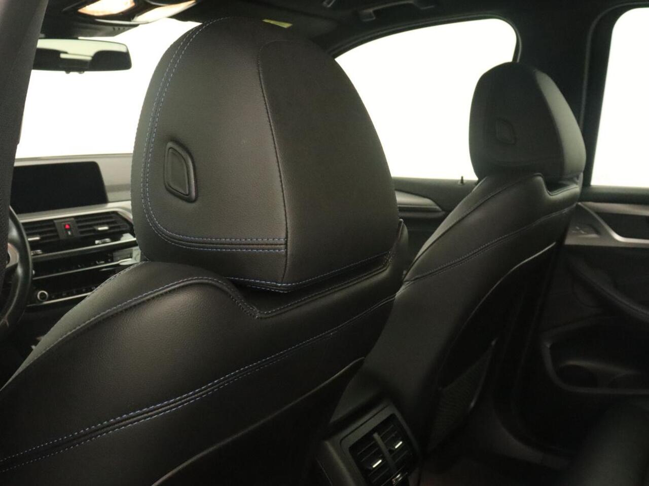 BMW X3 xDrive30e M Sport | 360 Camera | Harman/Kardon | Stoelverwarming | 20'' | Sportstoelen | Sfeerverlichting | Half leder | Navigatie | Live Cockpit | Keyless | PHEV | Plug In