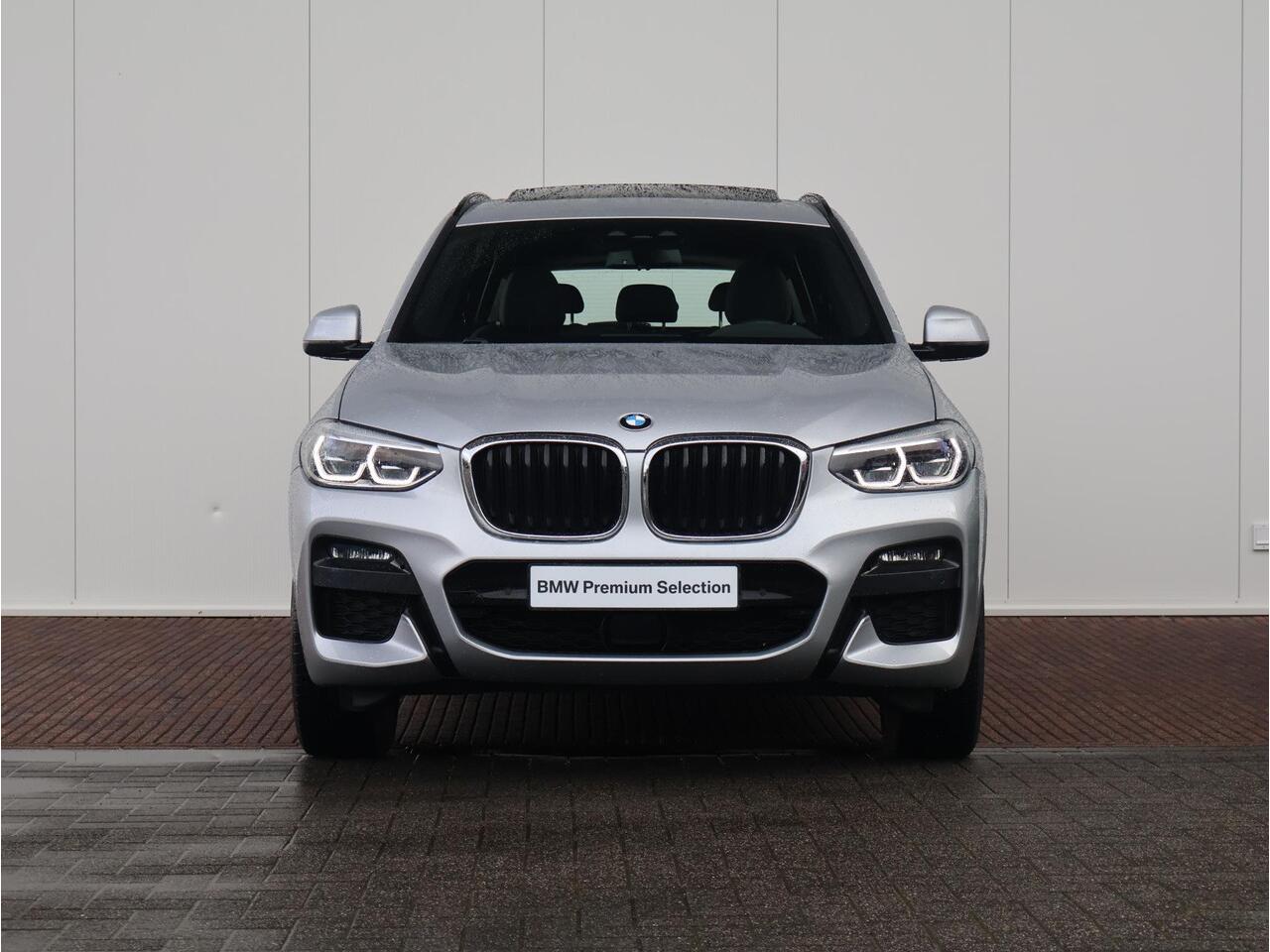 BMW X3 xDrive20i High Executive M-Sportpakket / Head Up Display / Trekhaak / Comfort Access / HIFI /