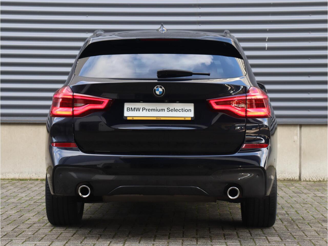 BMW X3 xDrive20i | High Executive | M Sportpakket | Panodak | Parking Pack | Hi-Fi | Getint Glas | 19'' LMV