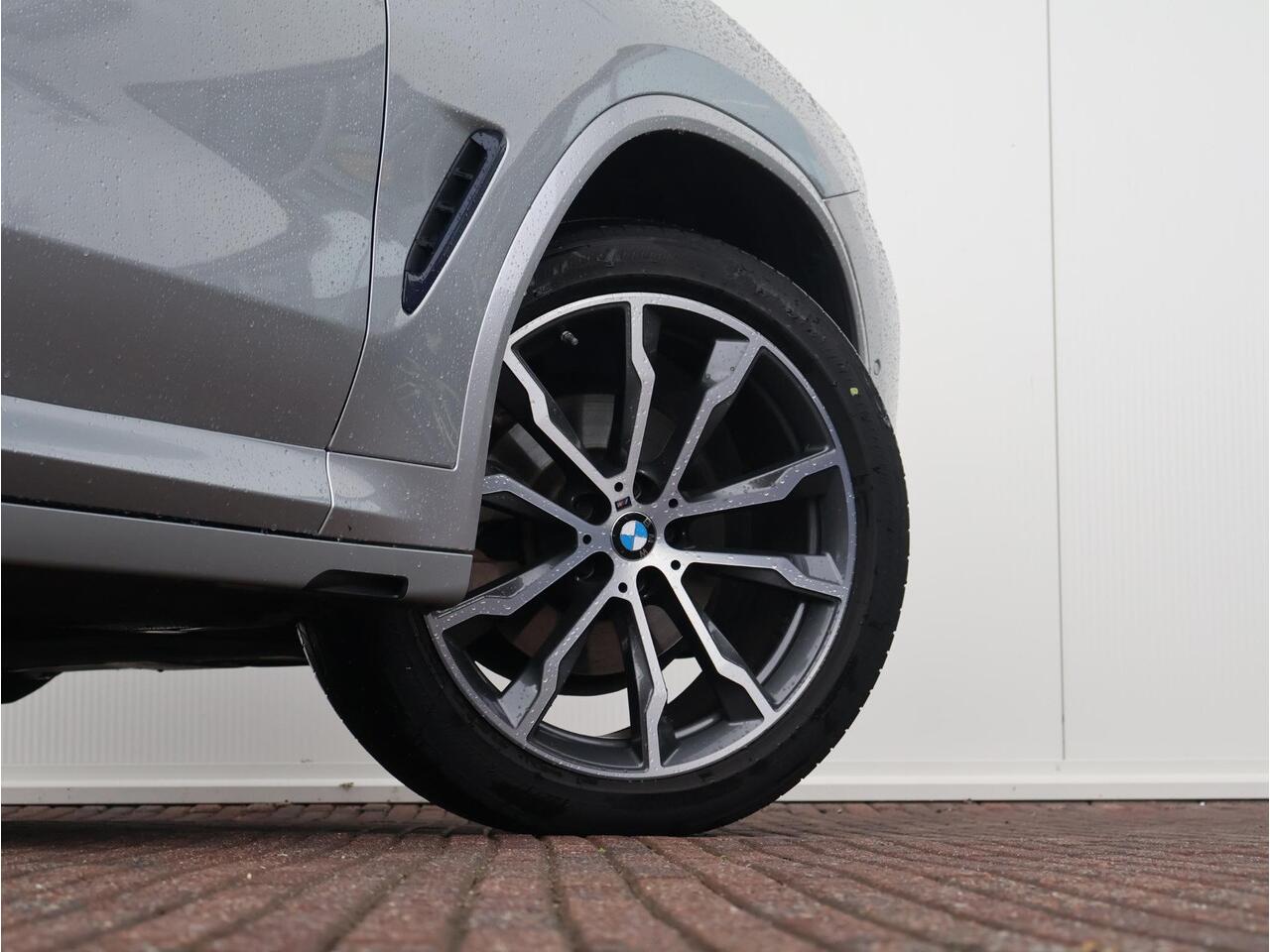 BMW X3 xDrive20i High Executive M-Sportpakket / Pano / Trekhaak / HUD / HIFI /