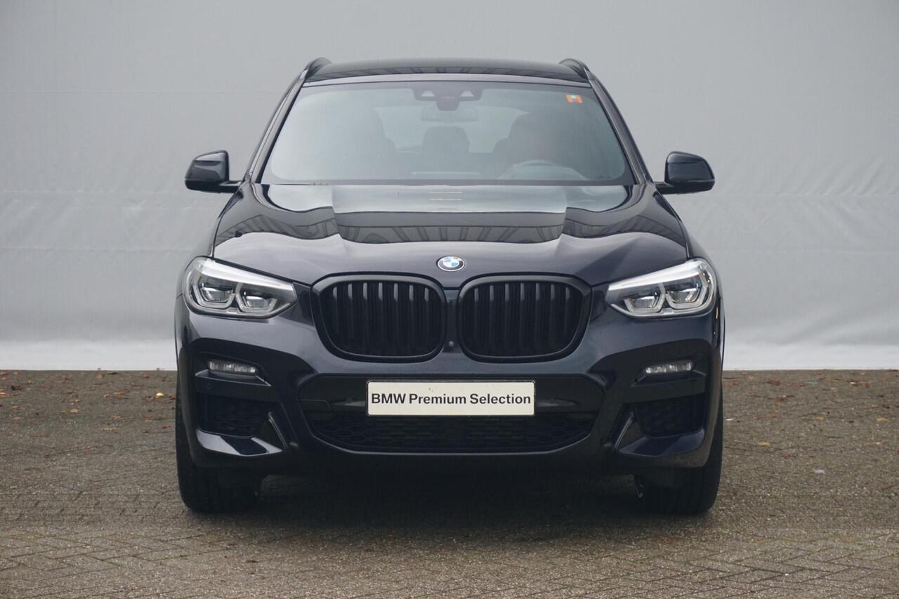 BMW X3 xDrive20i M Sport | Trekhaak / Head-Up Display / Harman Kardon / 360 Graden Camera's / Elektrisch verstelbare stoelen met geheugen / 21 Inch