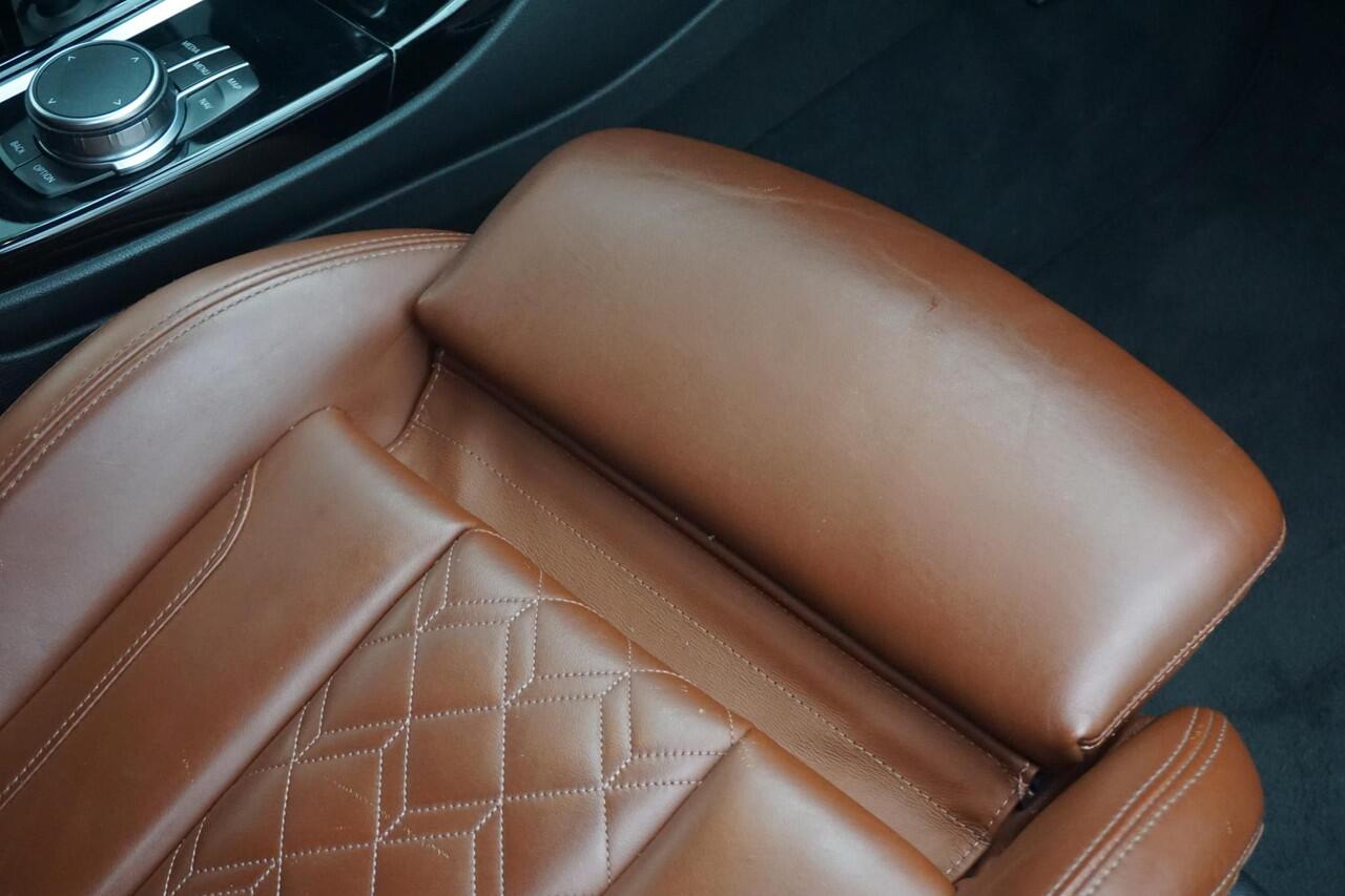 BMW X3 xDrive20i M Sport | Trekhaak / Head-Up Display / Harman Kardon / 360 Graden Camera's / Elektrisch verstelbare stoelen met geheugen / 21 Inch