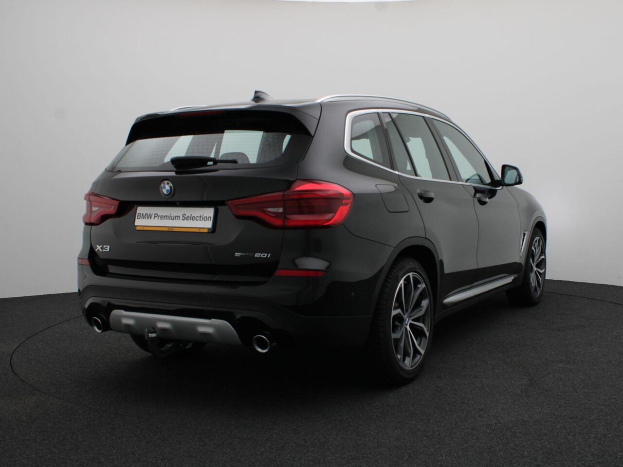 BMW X3 sDrive20i High Executive | Parking Pack | Comfort Access | Achteruitrijcamera | Panoramadak | Head-Up Display | HiFi | 20''