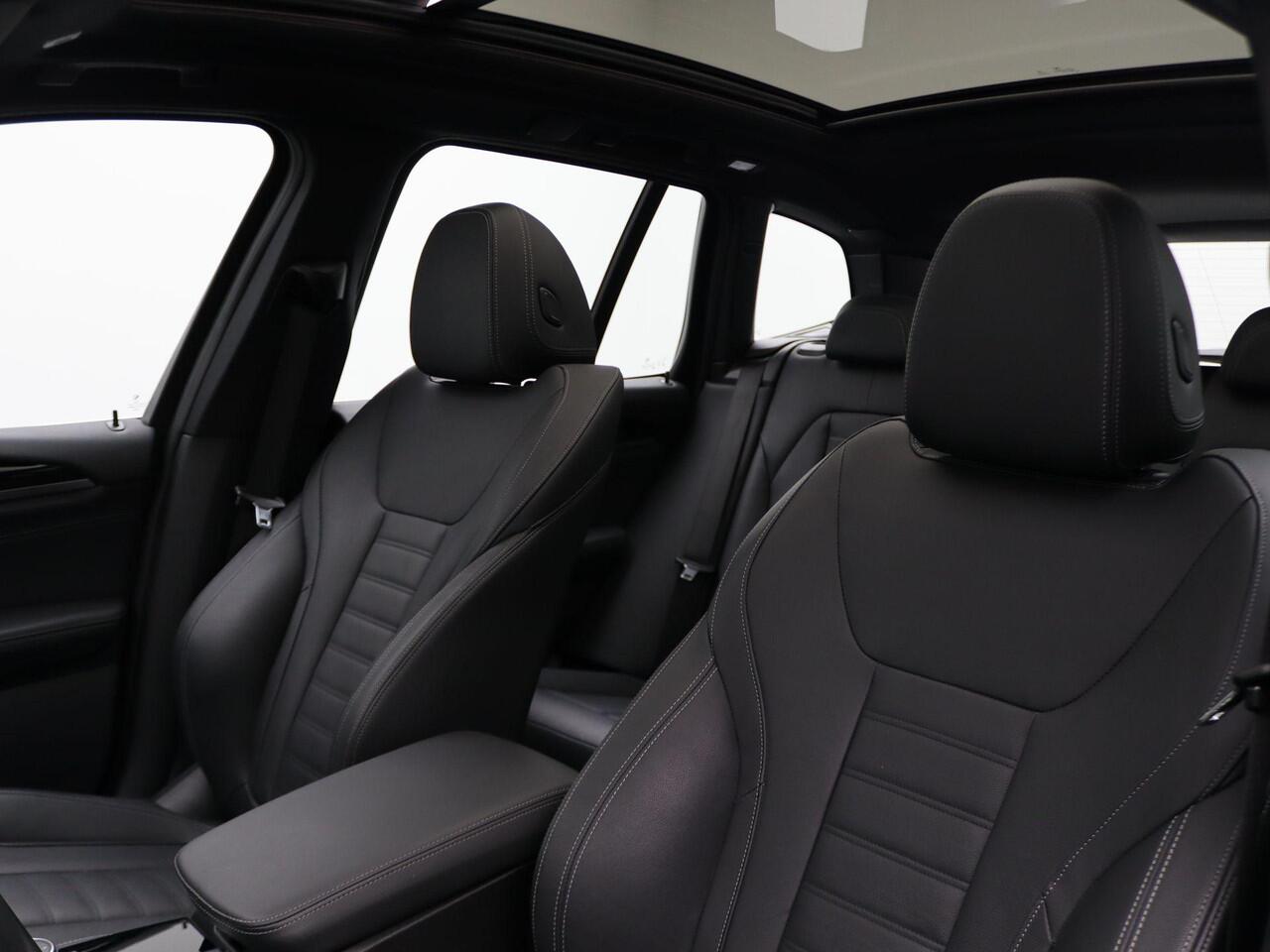 BMW X3 sDrive20i High Executive | Parking Pack | Comfort Access | Achteruitrijcamera | Panoramadak | Head-Up Display | HiFi | 20''