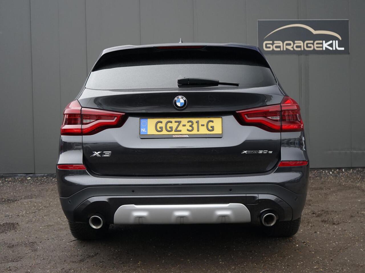 BMW X3 xDrive30e High Executive BMW Live Dashboard Professional / Harman-Kardon / Sportstoelen / Privacy glass / 19'' LM velgen / LED / Stoel+stuur verw. /