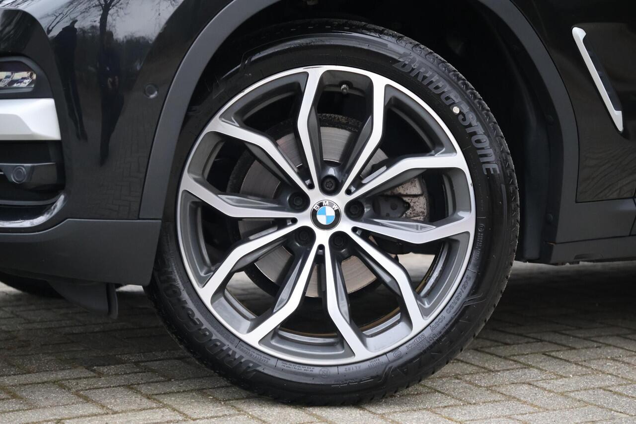BMW X3 xDrive20i X-Line | 20" | HUD | Trekhaak | Keyless | LED | Hifi | Alarm kl.3 | Sportstoelen | Stoelverwarming | Live Cockpit Pro | Etc.