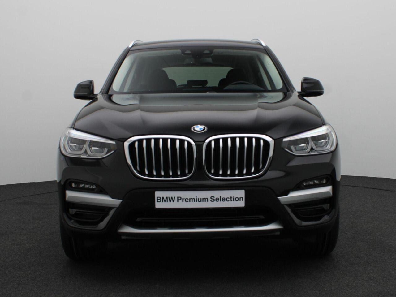 BMW X3 xDrive20i High Executive | Stuurwielrand Verwarmd | Trekhaak | Driving Assistant | Head-Up Display | DAB | HiFi | 19''