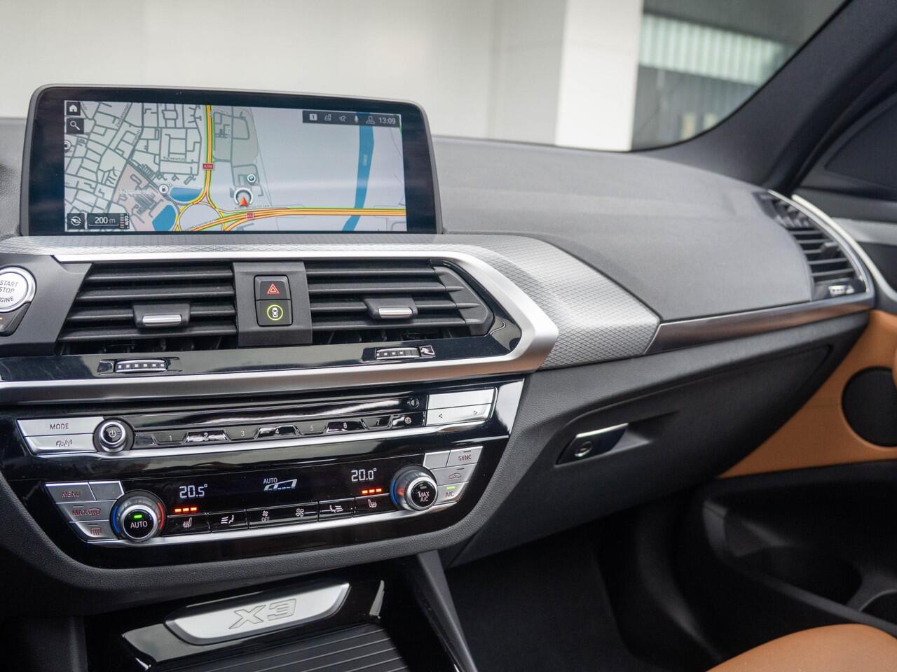 BMW X3 xDrive20i | High Executive | M Sport | Stuurwielrand Verwarmd | Head-Up Display | Stoelverwarming | Panoramadak | 20''