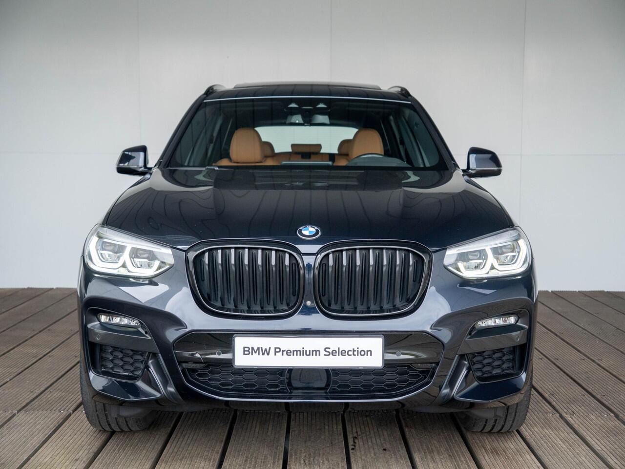 BMW X3 xDrive20i | High Executive | M Sport | Stuurwielrand Verwarmd | Head-Up Display | Stoelverwarming | Panoramadak | 20''