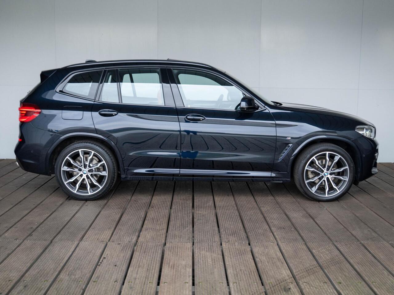 BMW X3 xDrive20i | High Executive | M Sport | Stuurwielrand Verwarmd | Head-Up Display | Stoelverwarming | Panoramadak | 20''