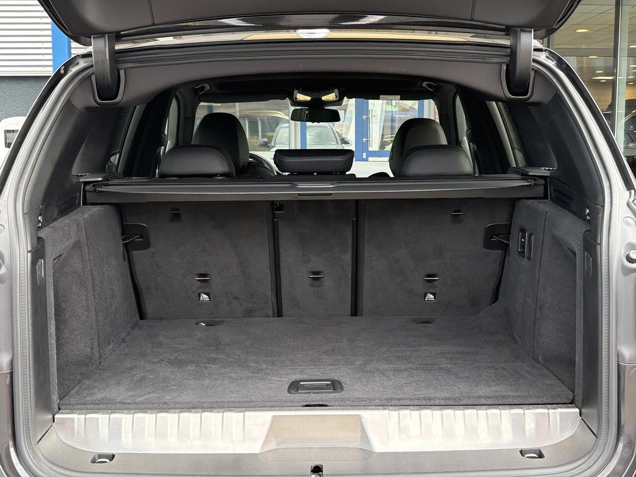 BMW X3 xDrive30e M Sport Plug-in Hybride | PHEV | Elek. Trekhaak | 20 inch | M pakket | Stoelverwarming | Shadowline Exterior | Adaptive Led verlichting | Hifi | Volledig digitaal instrumentenpaneel