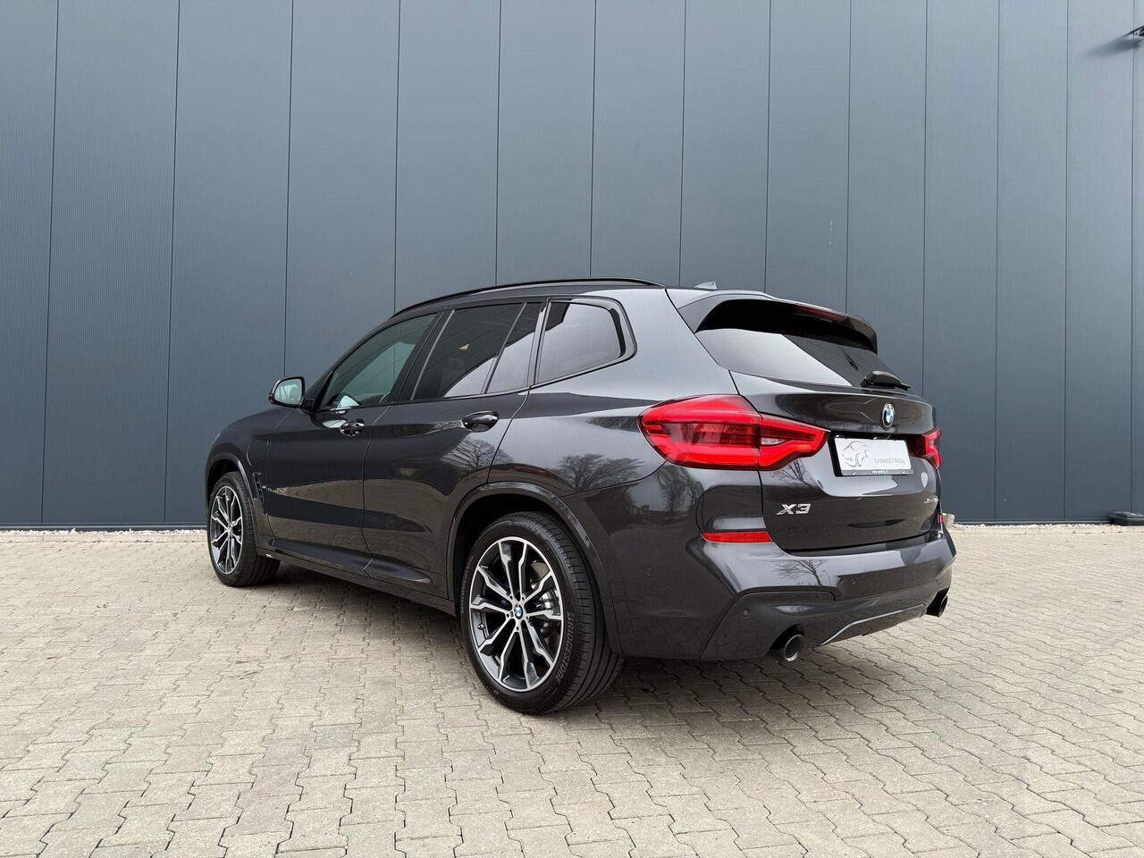 BMW X3 xDrive30e M-sport / pano / head up / M sportstoel