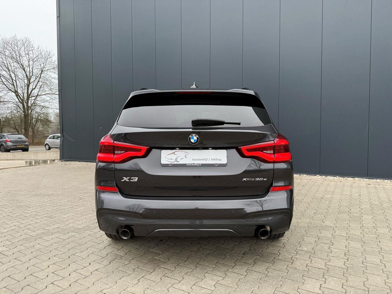 BMW X3 xDrive30e M-sport / pano / head up / M sportstoel