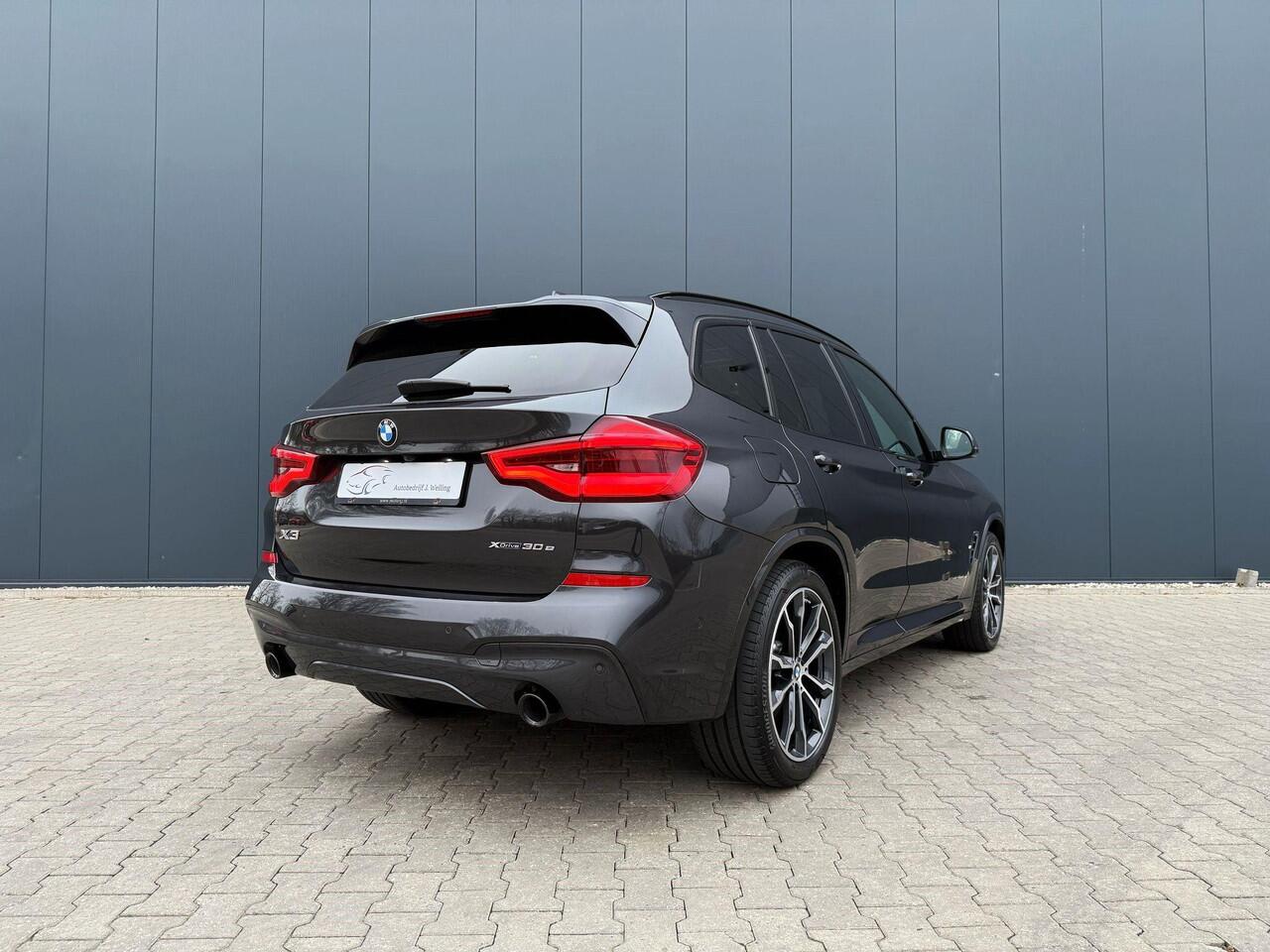 BMW X3 xDrive30e M-sport / pano / head up / M sportstoel