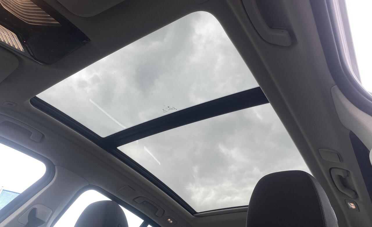 BMW X3 xDrive30e High Executive Laserlight | Sportstoelen | Head Up | Panoramadak