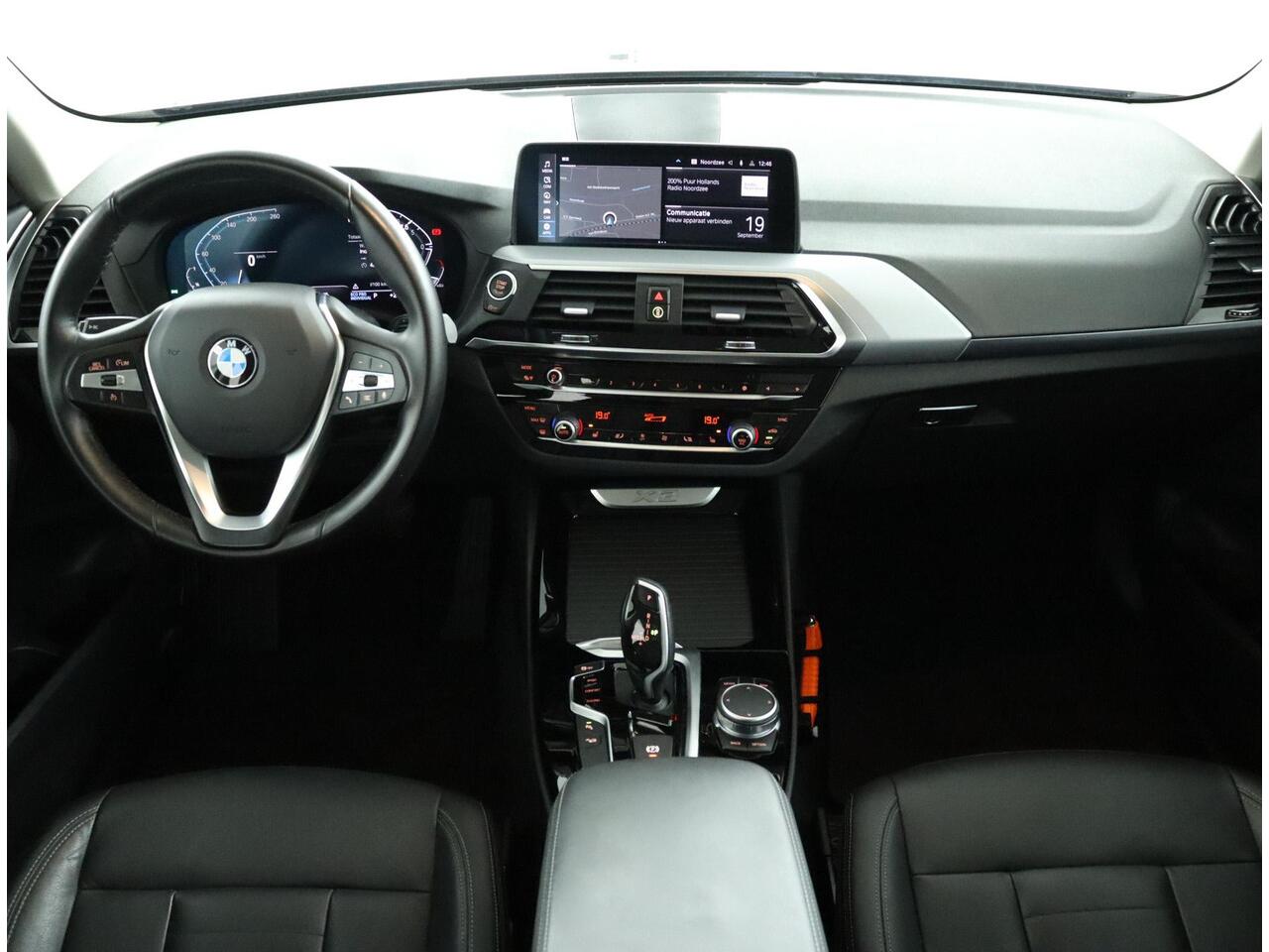 BMW X3 xDrive20i Business Edition Plus | Trekhaak | Stoelverwarming