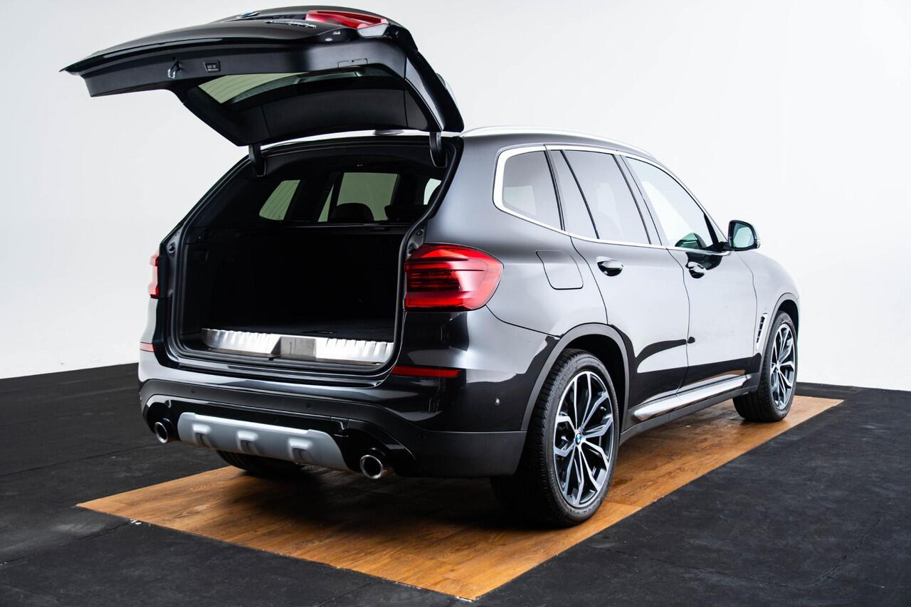BMW X3 xDrive30e High Executive xLine - Trekhaak - Panoramadak - Parking/Driving Assistant Plus - Elektrisch verstelbare/verwarmde stoelen - Head up - Hifi - Sportstoelen - Comfort Access - Active Protection -