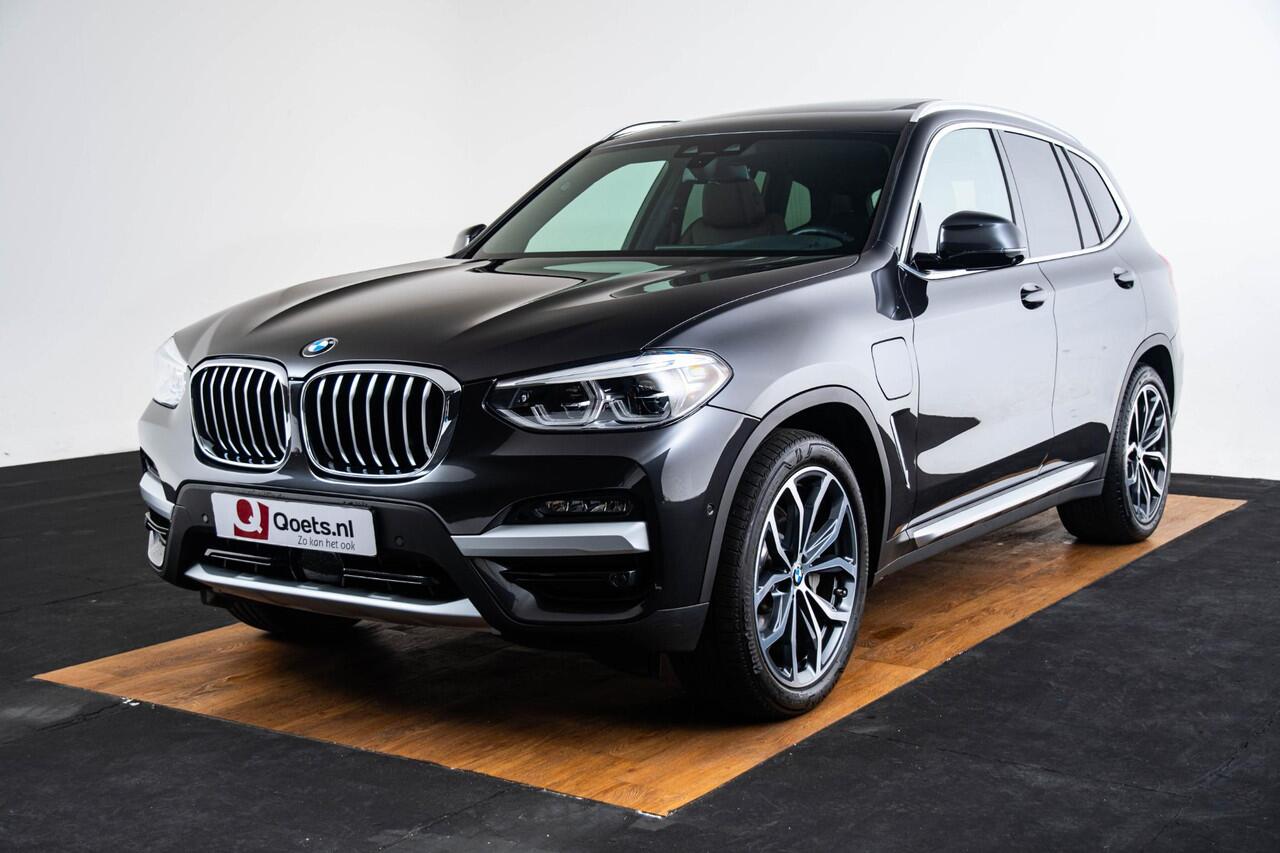 BMW X3 xDrive30e High Executive xLine - Trekhaak - Panoramadak - Parking/Driving Assistant Plus - Elektrisch verstelbare/verwarmde stoelen - Head up - Hifi - Sportstoelen - Comfort Access - Active Protection -