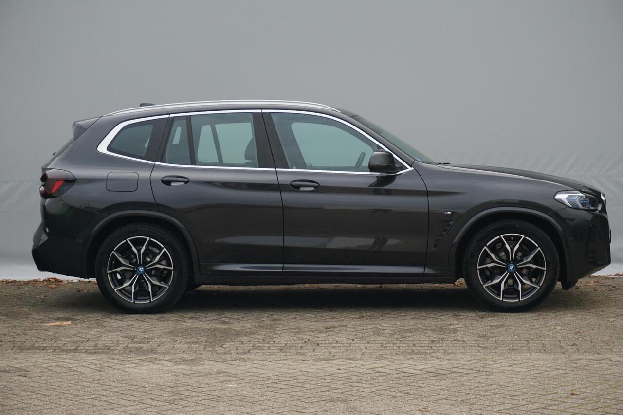 BMW X3 xDrive20i M Sportpakket 20'' / Laserlight / Head-Up Display / HiFi System / Elektrisch verstelbare voorstoelen