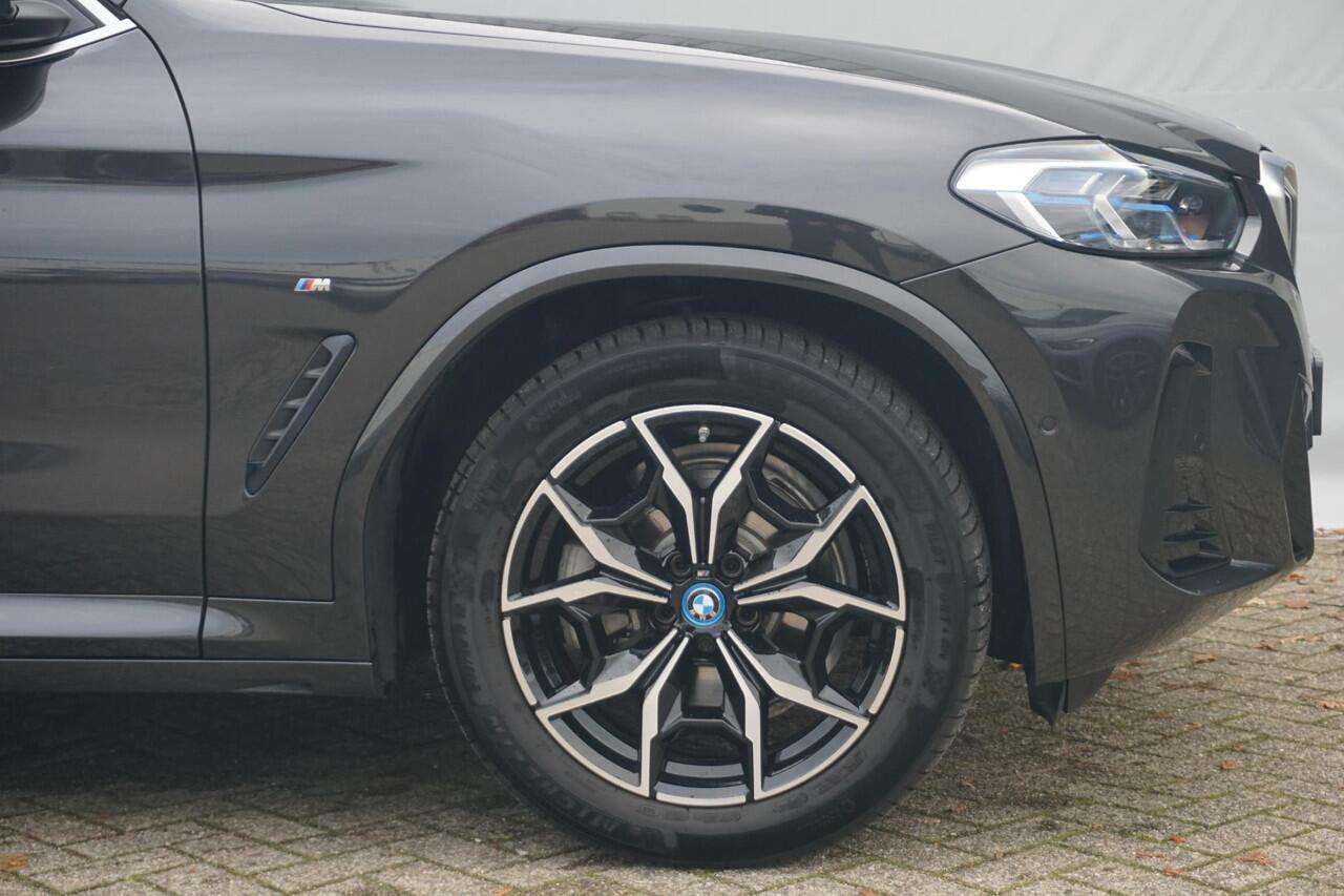 BMW X3 xDrive20i M Sportpakket 20'' / Laserlight / Head-Up Display / HiFi System / Elektrisch verstelbare voorstoelen