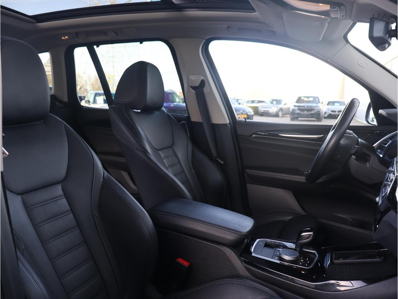 BMW X3 xDrive30i High Executive Luxuryline / Head Up Display / HIFI / Panoramadak /Comfort Access / 21 '' /