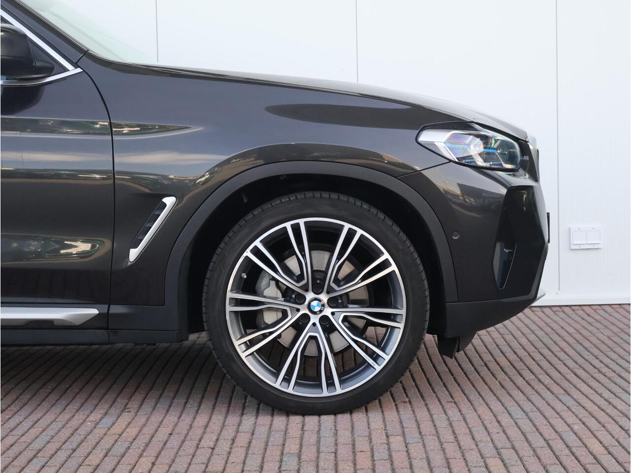 BMW X3 xDrive30i High Executive Luxuryline / Head Up Display / HIFI / Panoramadak /Comfort Access / 21 '' /