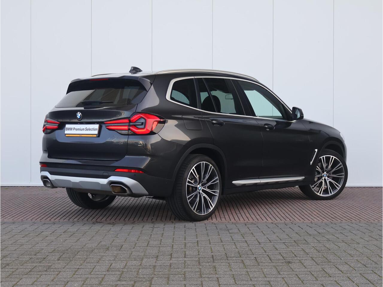 BMW X3 xDrive30i High Executive Luxuryline / Head Up Display / HIFI / Panoramadak /Comfort Access / 21 '' /