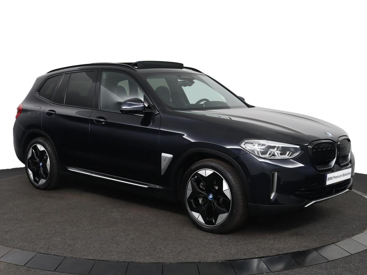 BMW X3 iX3 High Executive 80 kWh | trekhaak elektrisch | Pano | dodehoek detectie | head-up display | Voorstoelen Verwarmd |