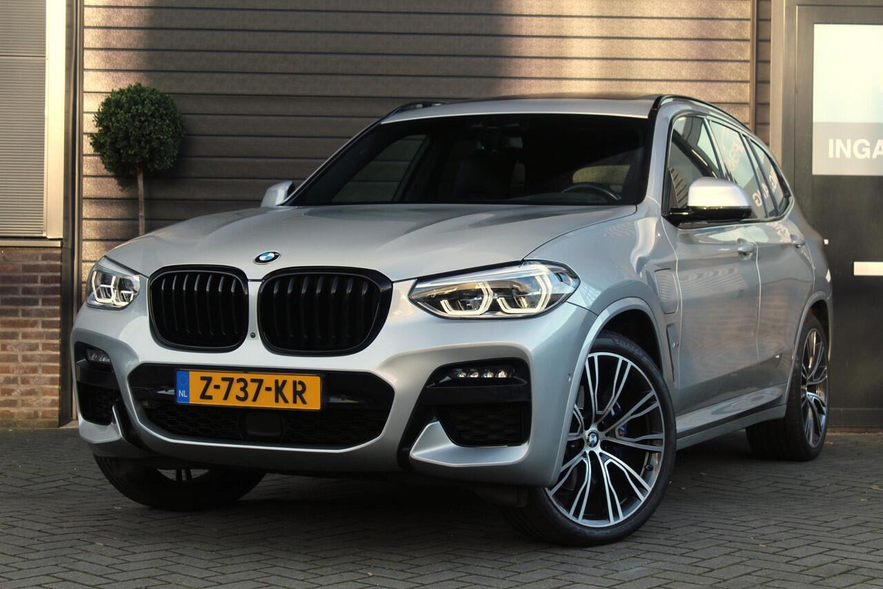 BMW X3 xDrive30e M-Sport | Schaalstoelen | Panoramadak | 21 Inch LM | Full options