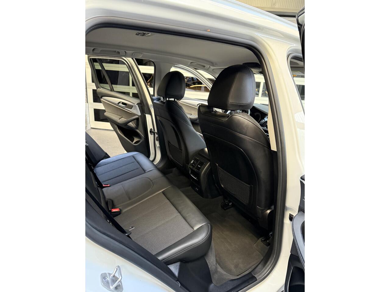 BMW X3 xDrive30e advantage