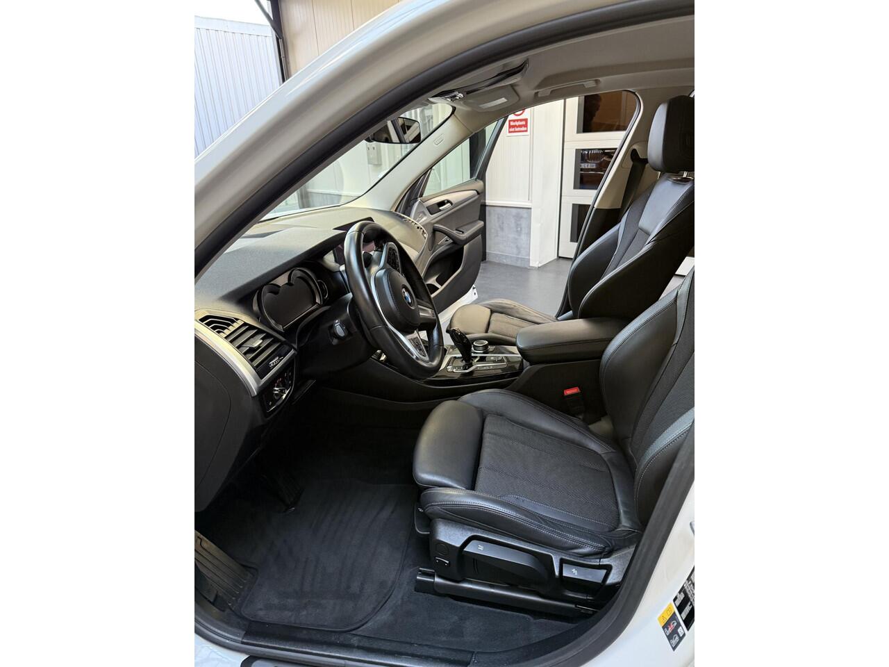 BMW X3 xDrive30e advantage