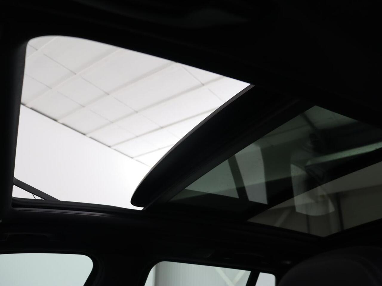 BMW X3 xDrive30e M Sport | Panoramadak | Leder | Stoelverwarming | Camera | Sportstoelen | Carplay | 20'' | Navigatie | Live Cockpit