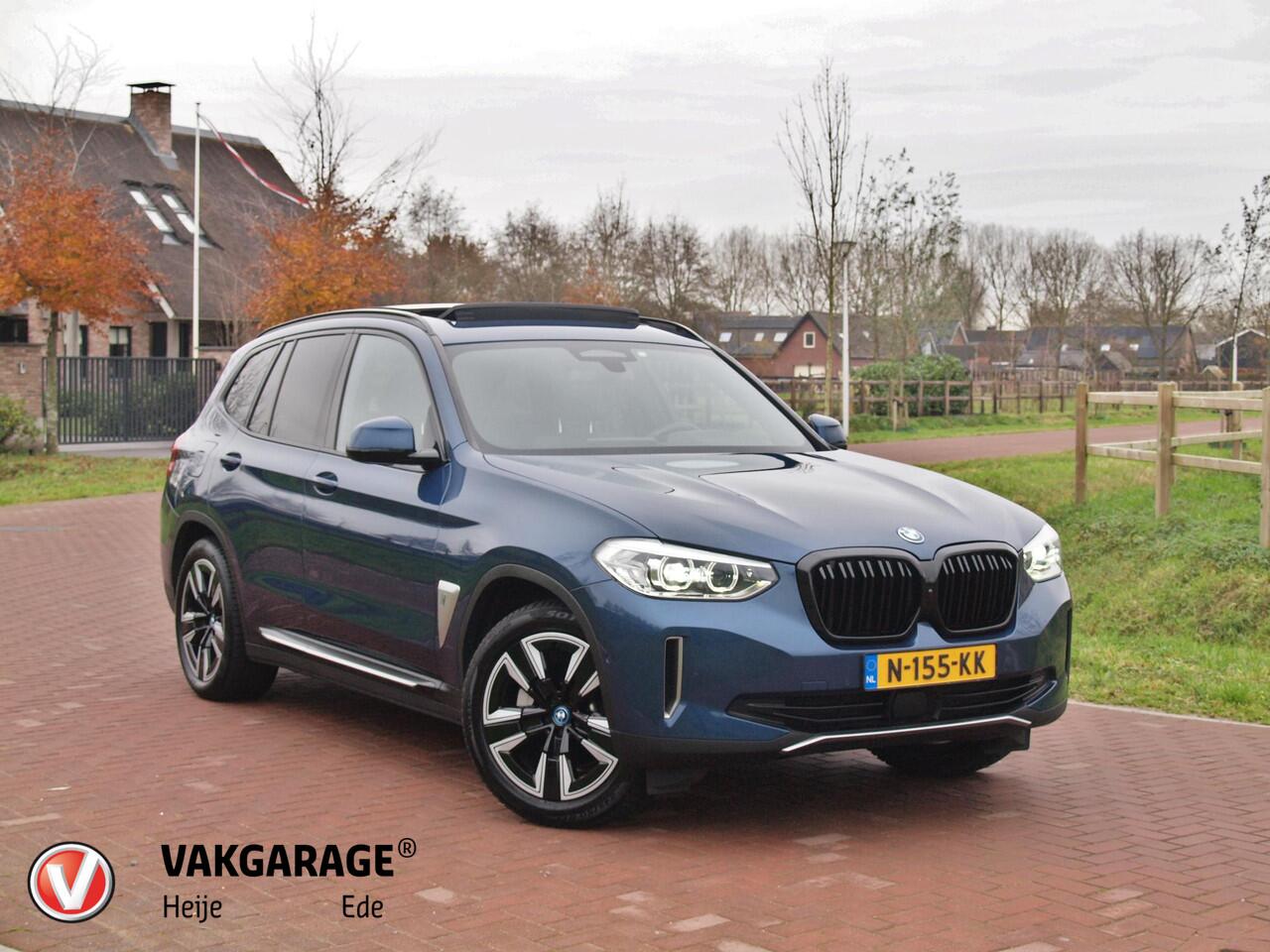 BMW X3 iX3 Executive 80 kWh | Panoramadak | Sfeerverlichting | Camera | Apple Carplay | NL-Auto |