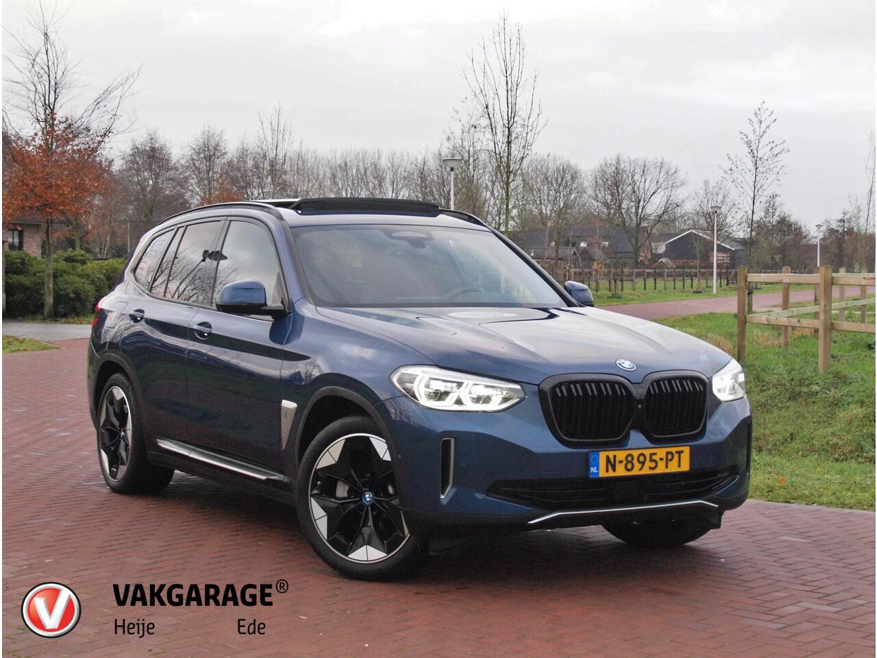 BMW X3 iX3 High Executive 80 kWh | Panoramadak | 360 Camera | Trekhaak | Harman Kardon | Sfeerverlichting |