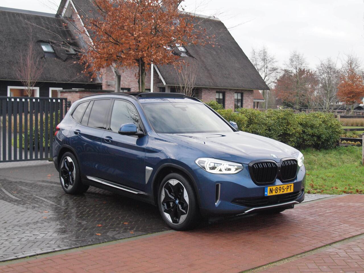 BMW X3 iX3 High Executive 80 kWh | Panoramadak | 360 Camera | Trekhaak | Harman Kardon | Sfeerverlichting |