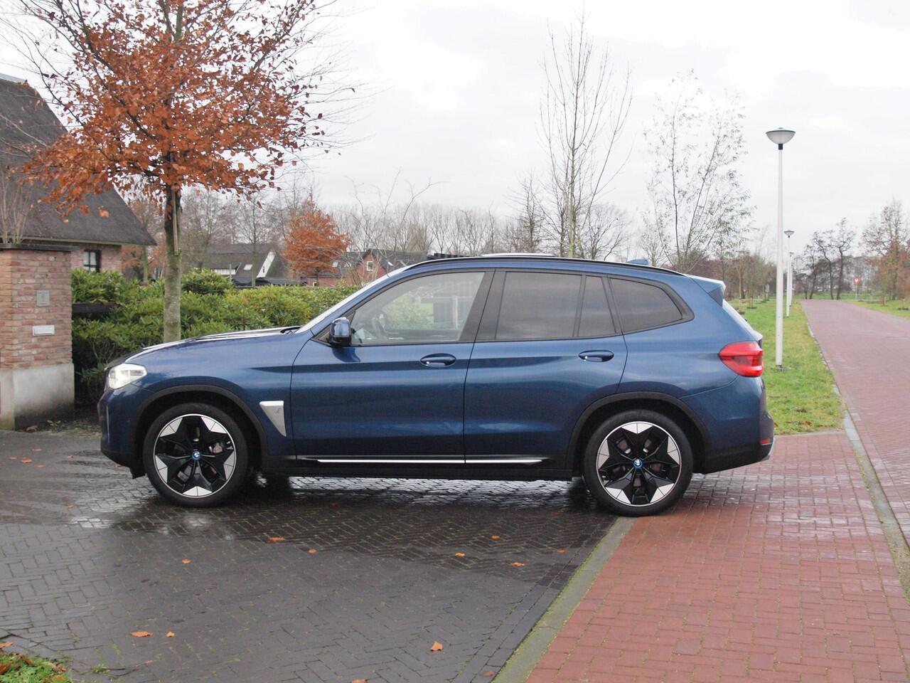 BMW X3 iX3 High Executive 80 kWh | Panoramadak | 360 Camera | Trekhaak | Harman Kardon | Sfeerverlichting |