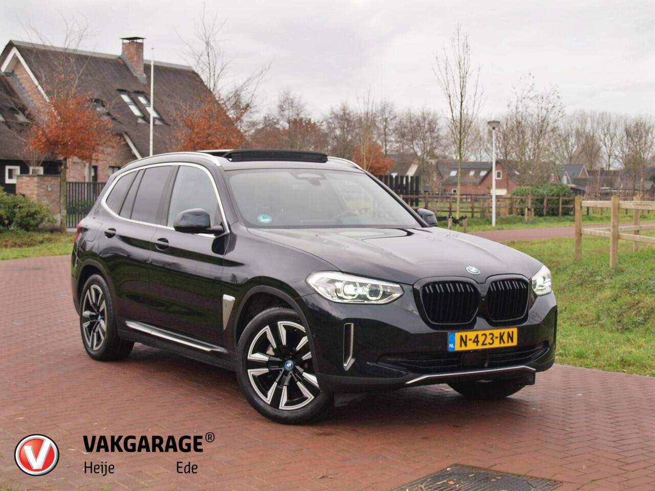 BMW X3 iX3 Executive 80 kWh | Panoramadak | Camera | Apple Carplay | Sfeerverlichting |