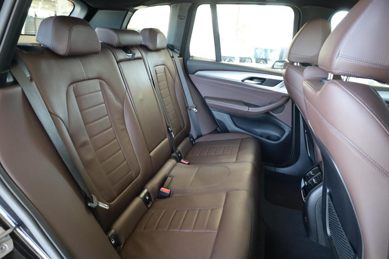 BMW X3 xDrive20i High Executive | M Sportpakket | Glazen panoramadak | Head-Up Display