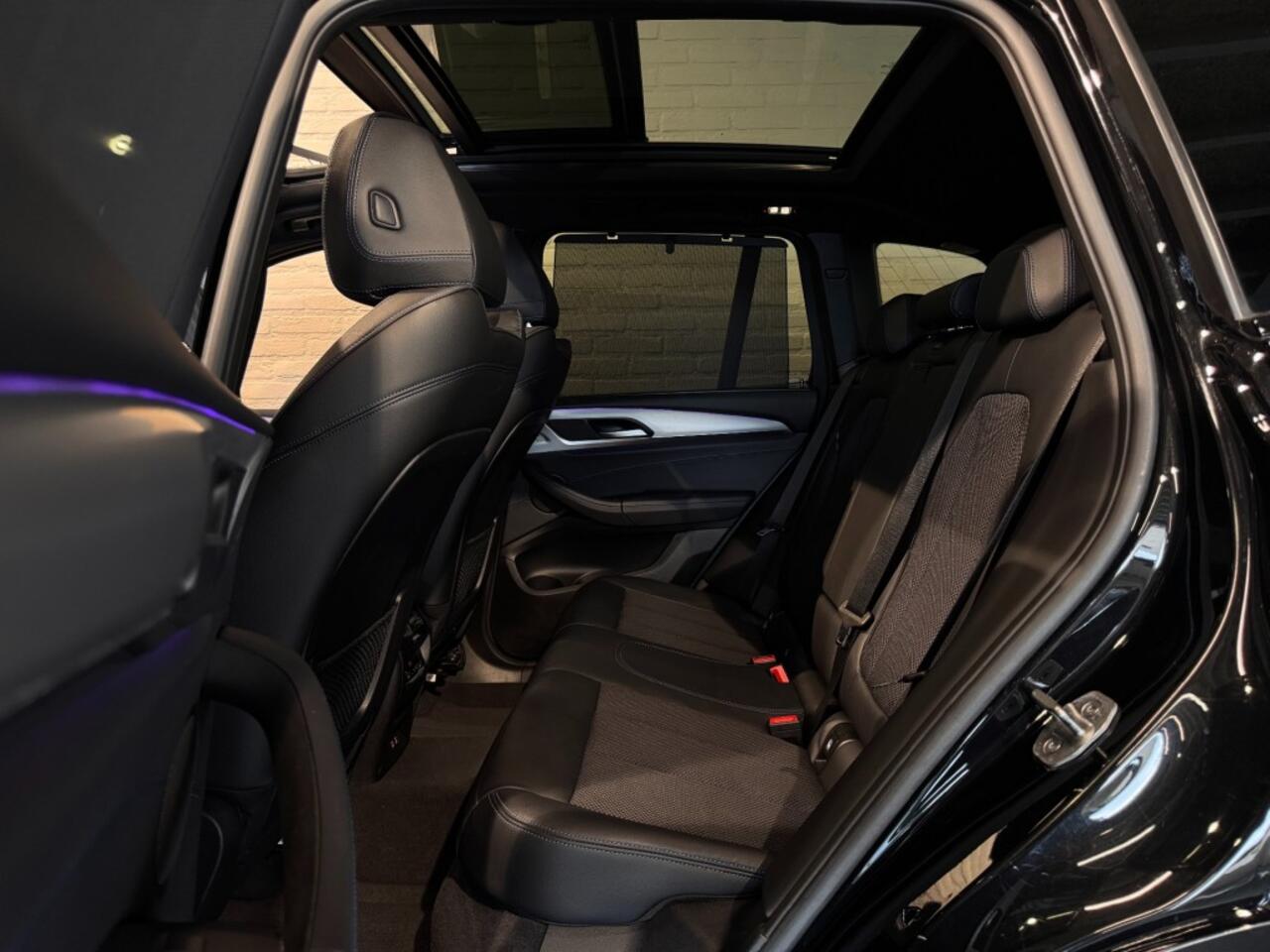 BMW X3 xDrive20i High Executive M-Sport Pano Trekhaak Camera 20''
