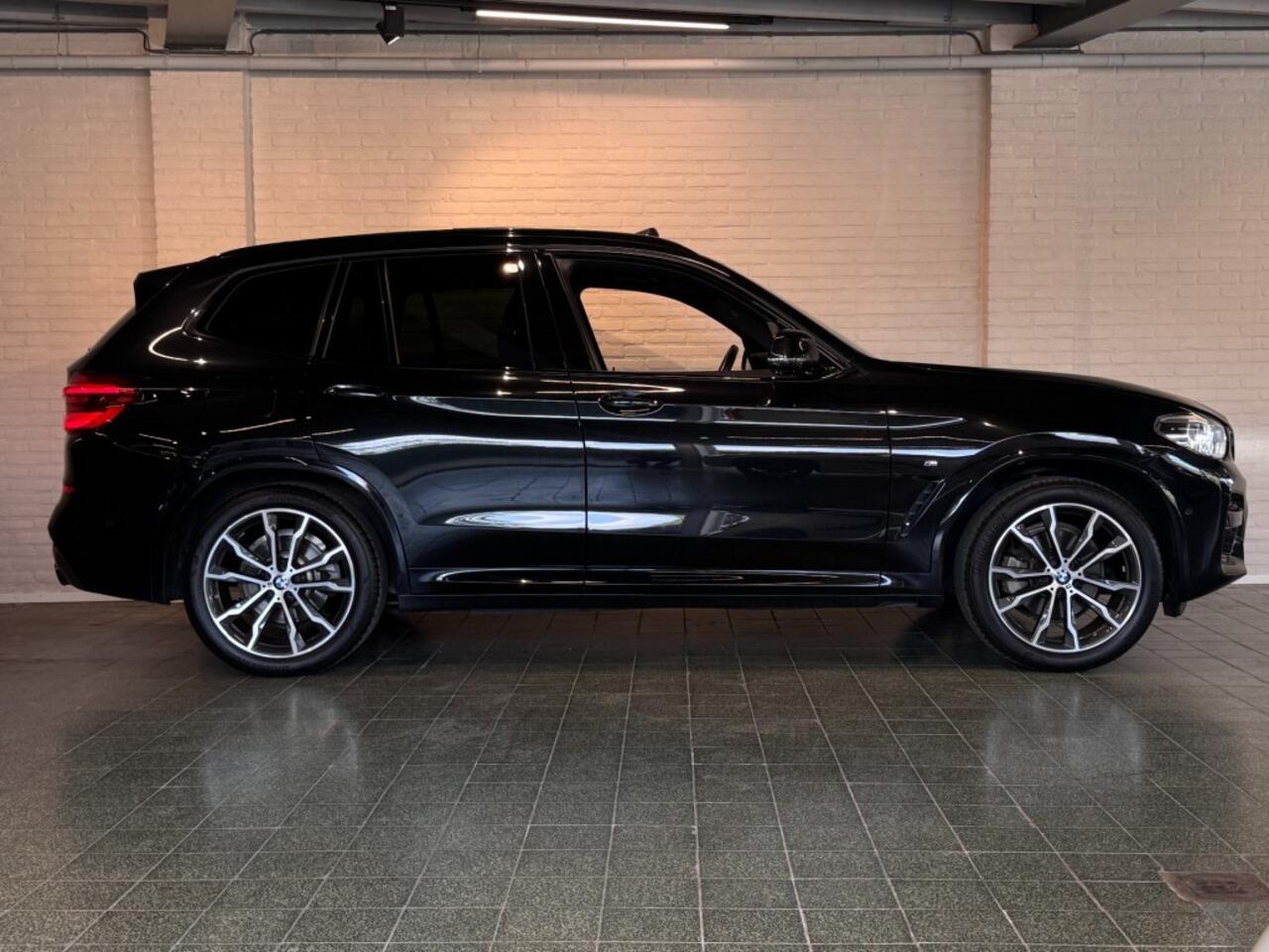 BMW X3 xDrive20i High Executive M-Sport Pano Trekhaak Camera 20''
