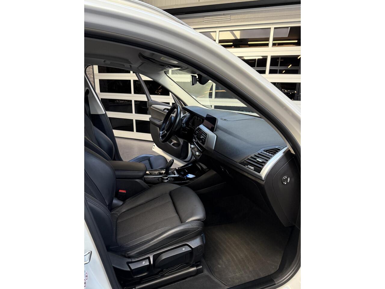 BMW X3 xDrive30e advantage