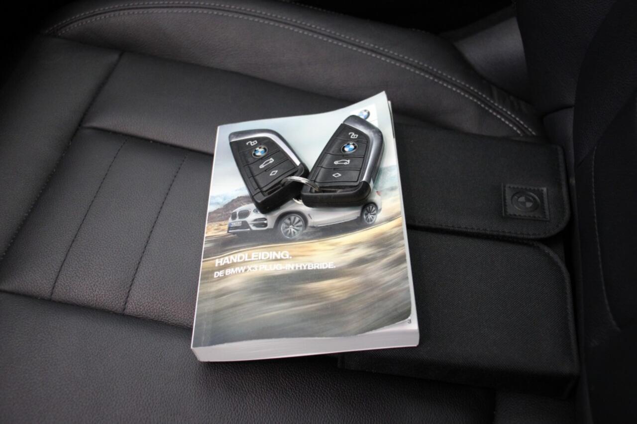 BMW X3 xDrive30e Bns Ed. Plus - Digitaal Cockpit, Carplay, Navi, Leer, Stoelverw.