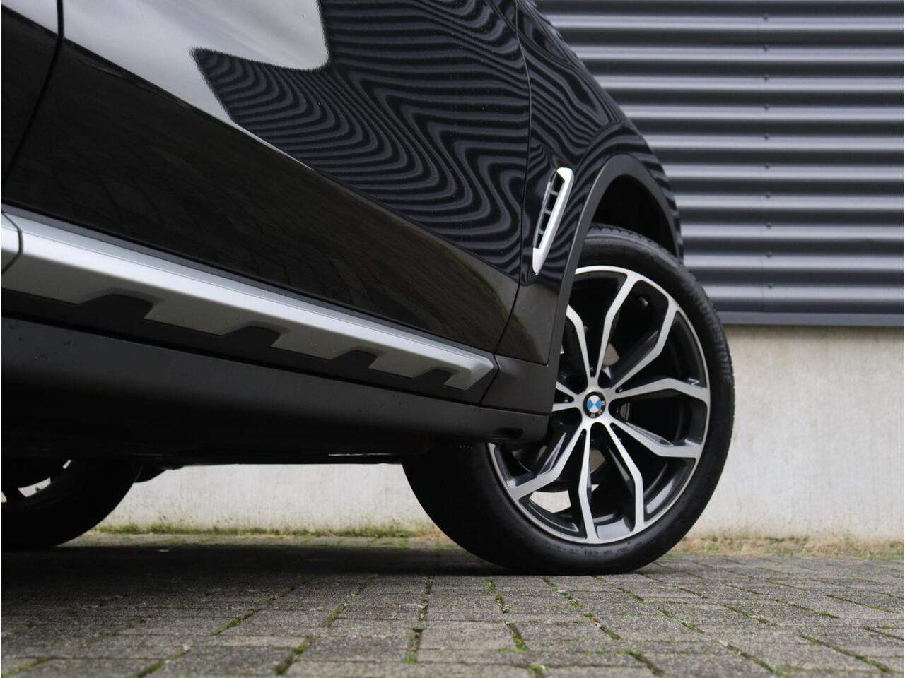 BMW X3 xDrive20i | High Executive | X-Line | Panodak | Driving Assistant | Apple Carplay | Achteruitrijcamera | HiFi | Comfort Access | 20'' LMV