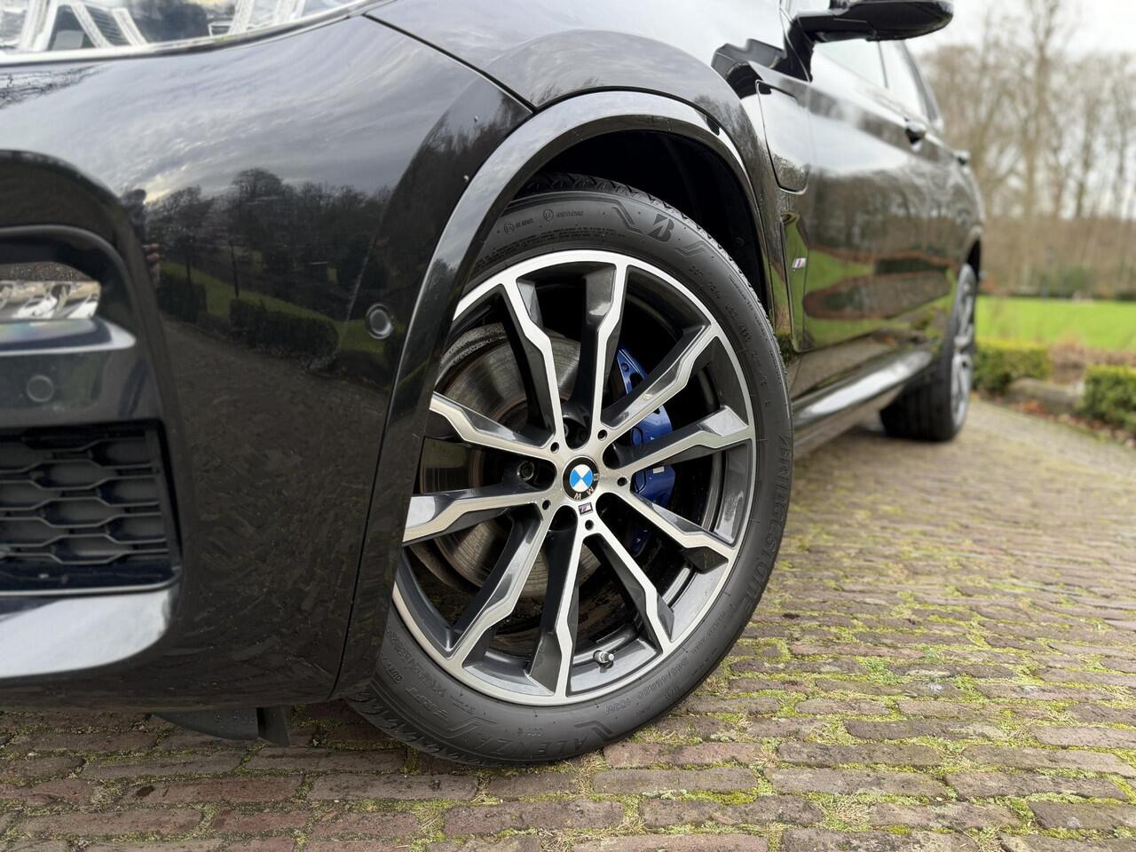 BMW X3 xDrive30e | M-Sport | HUD | Pano | Leder |